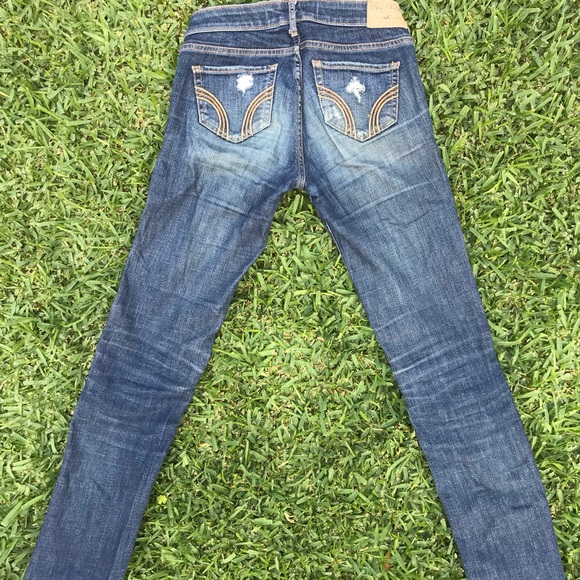 Hollister Distressed Straight Jeans - Picture 8 of 8
